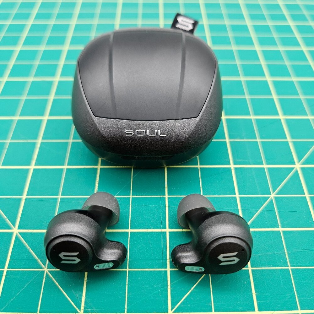 Soul S-TRON True Wireless Earbuds 65ms Low-Latency Bluetooth 5.3 LED Headphones - Picture 4 of 7